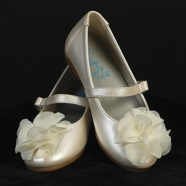 LUCY Ivory Flat Pump Dress Shoes (Infant Sizes 3 to 8)