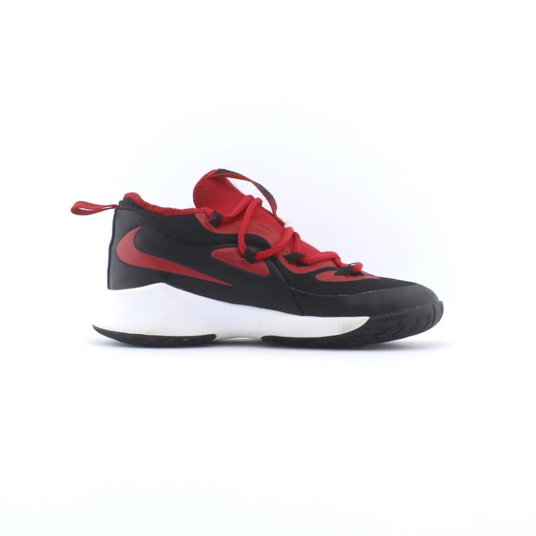 NIKE FUTURE COURT 2